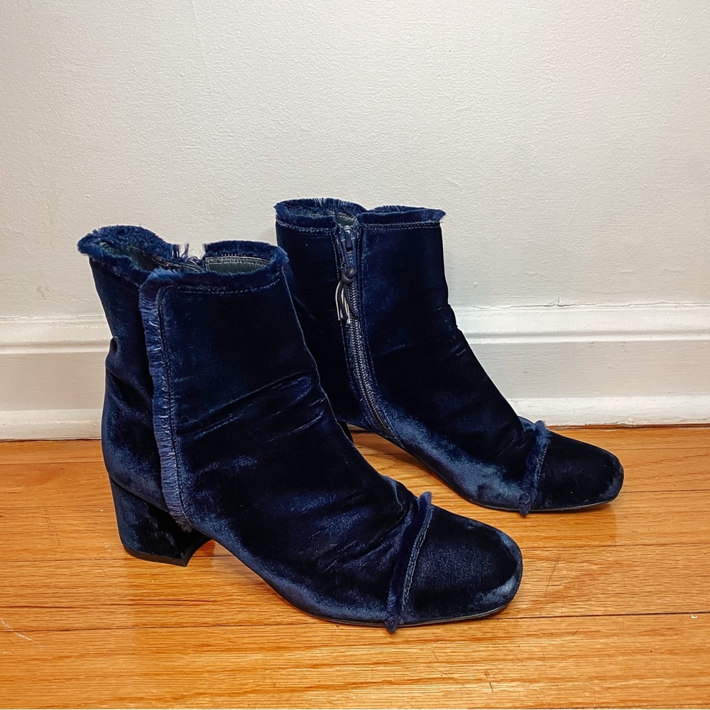 Stuart Weitzman Blue Velvet Ankle Boots 6